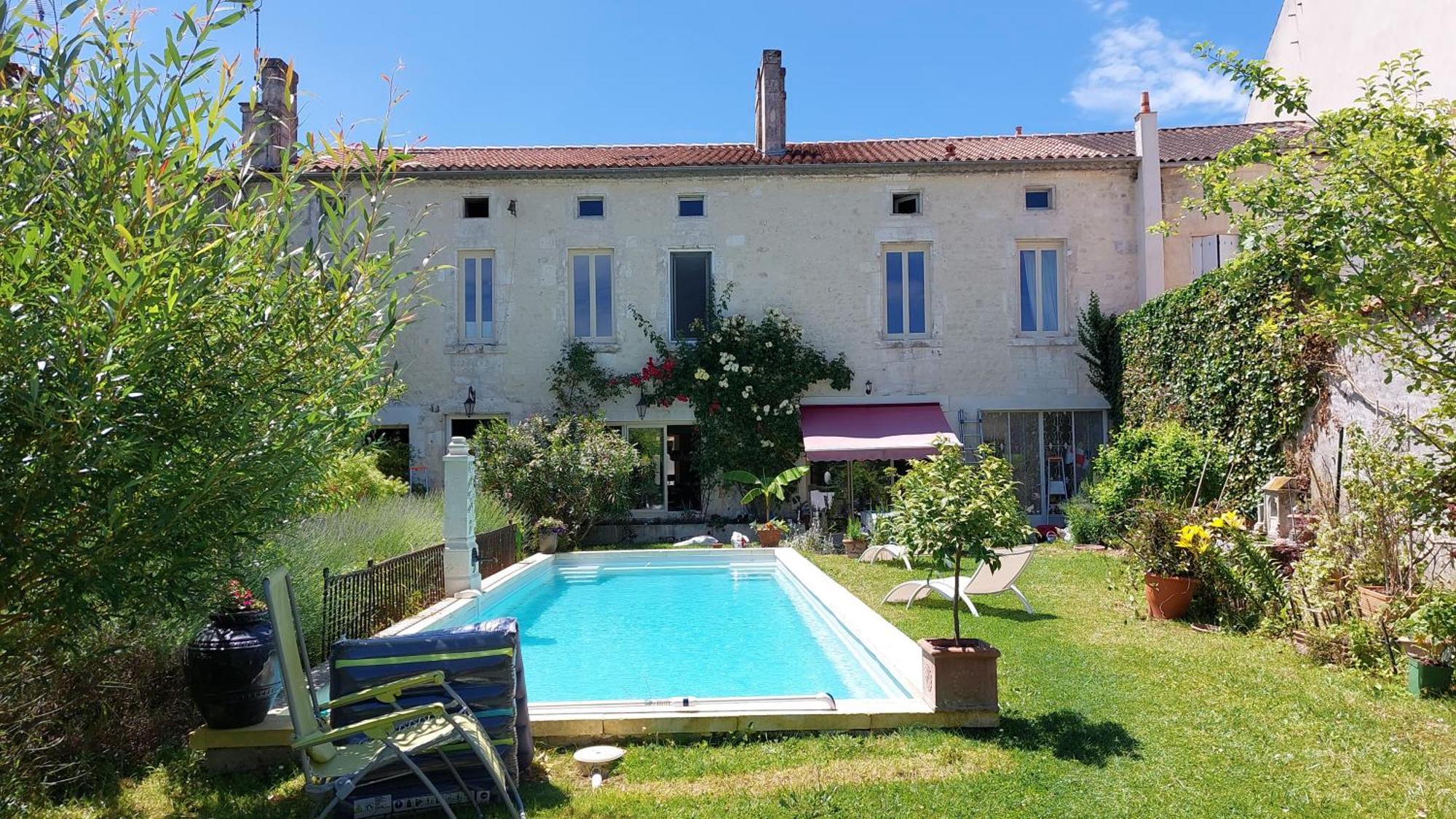 La Gueriniere Bella Romantica Châteauneuf-sur-Charente Exterior photo